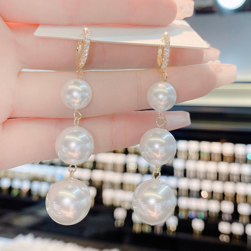 Beautiful Pearl Earring with Unique Style