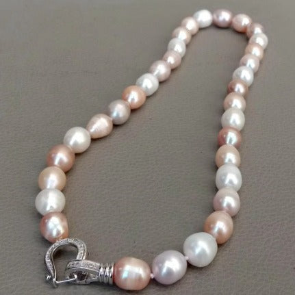 Beautiful Pearl Necklace with Unique Style