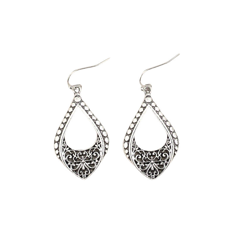 Charming Earring for Any Occasion