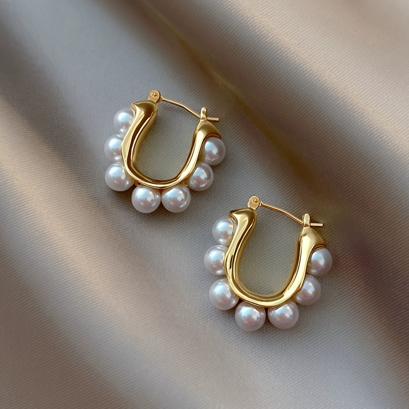 Charming Pearl Earring for Any Occasion
