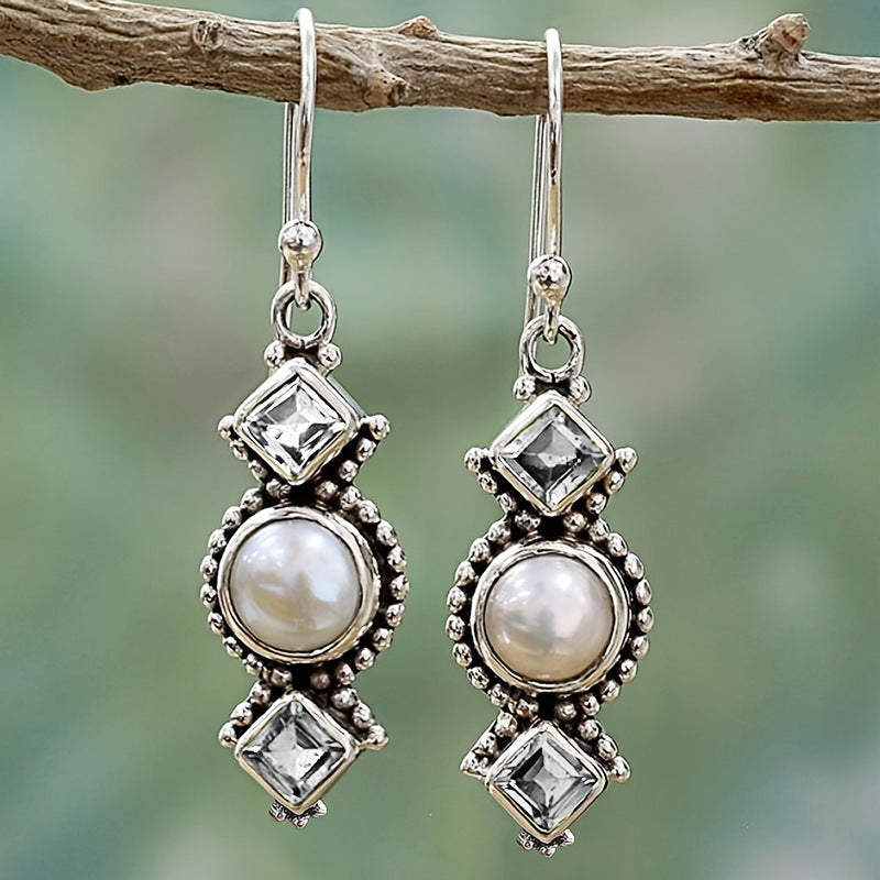 Classic Pearl Earring with Timeless Appeal