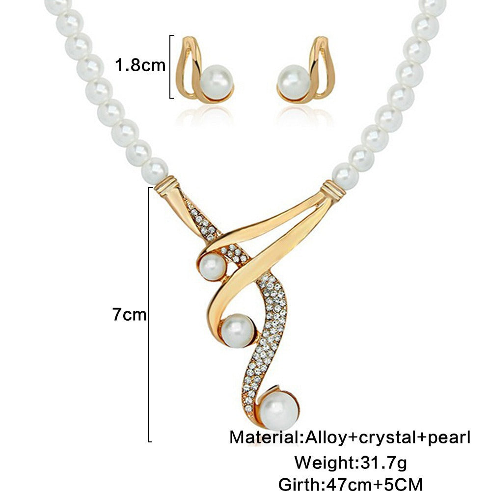 Classic Pearl Necklace with Timeless Appeal