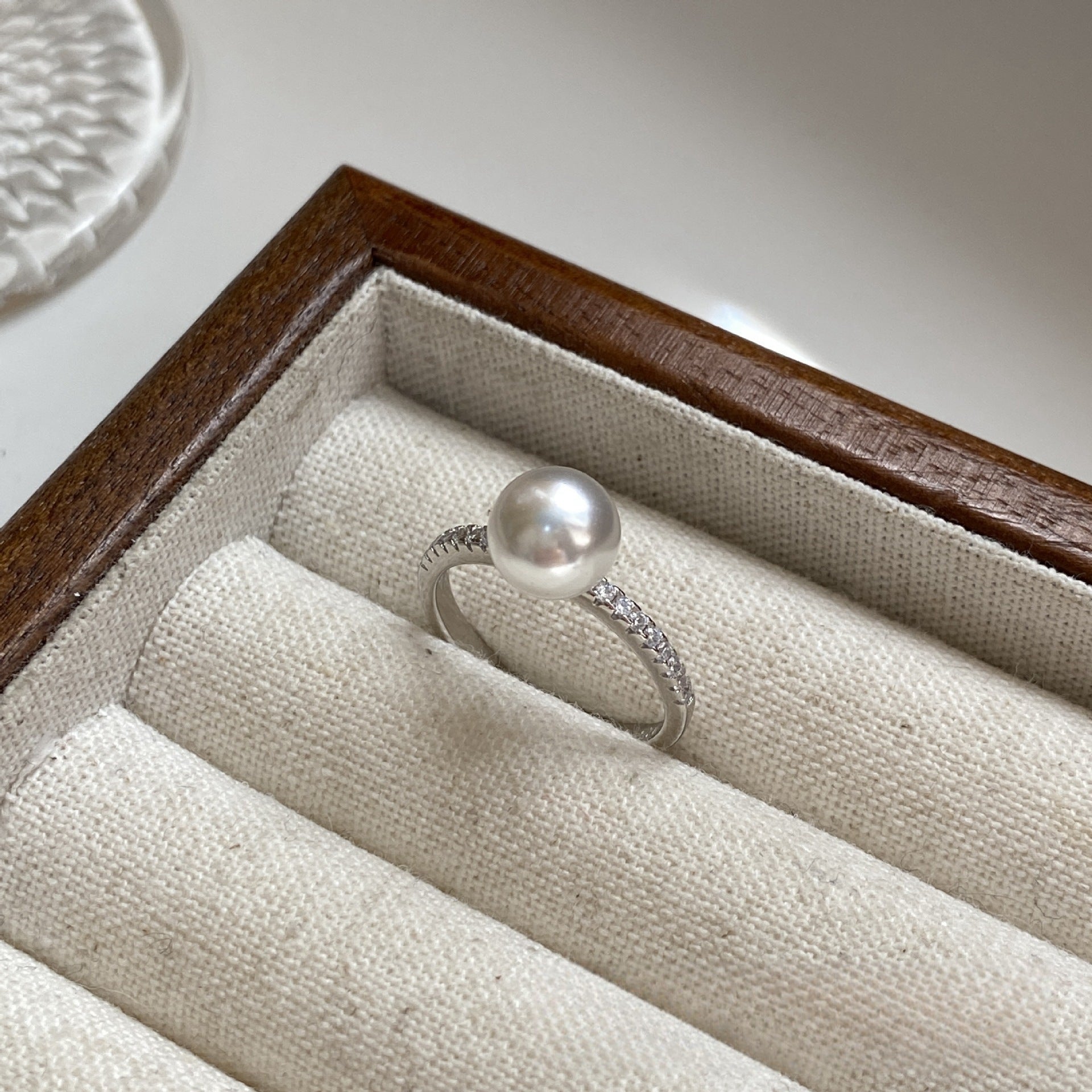 Charming Pearl Ring for Any Occasion