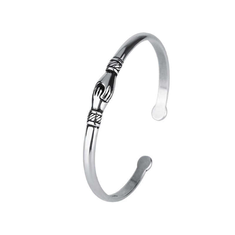 Classic Silver Bracelet with Timeless Appeal