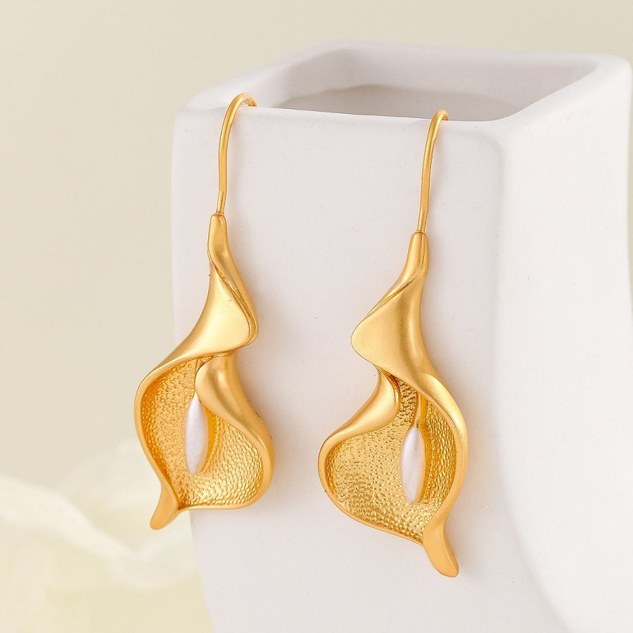 Stunning Pearl Earring for Daily Wear