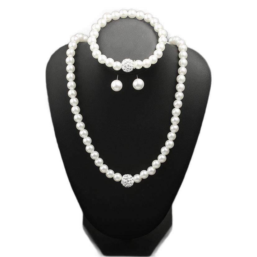 Beautiful Pearl Set with Unique Style