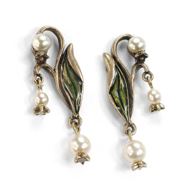 Stunning Pearl Earring for Daily Wear