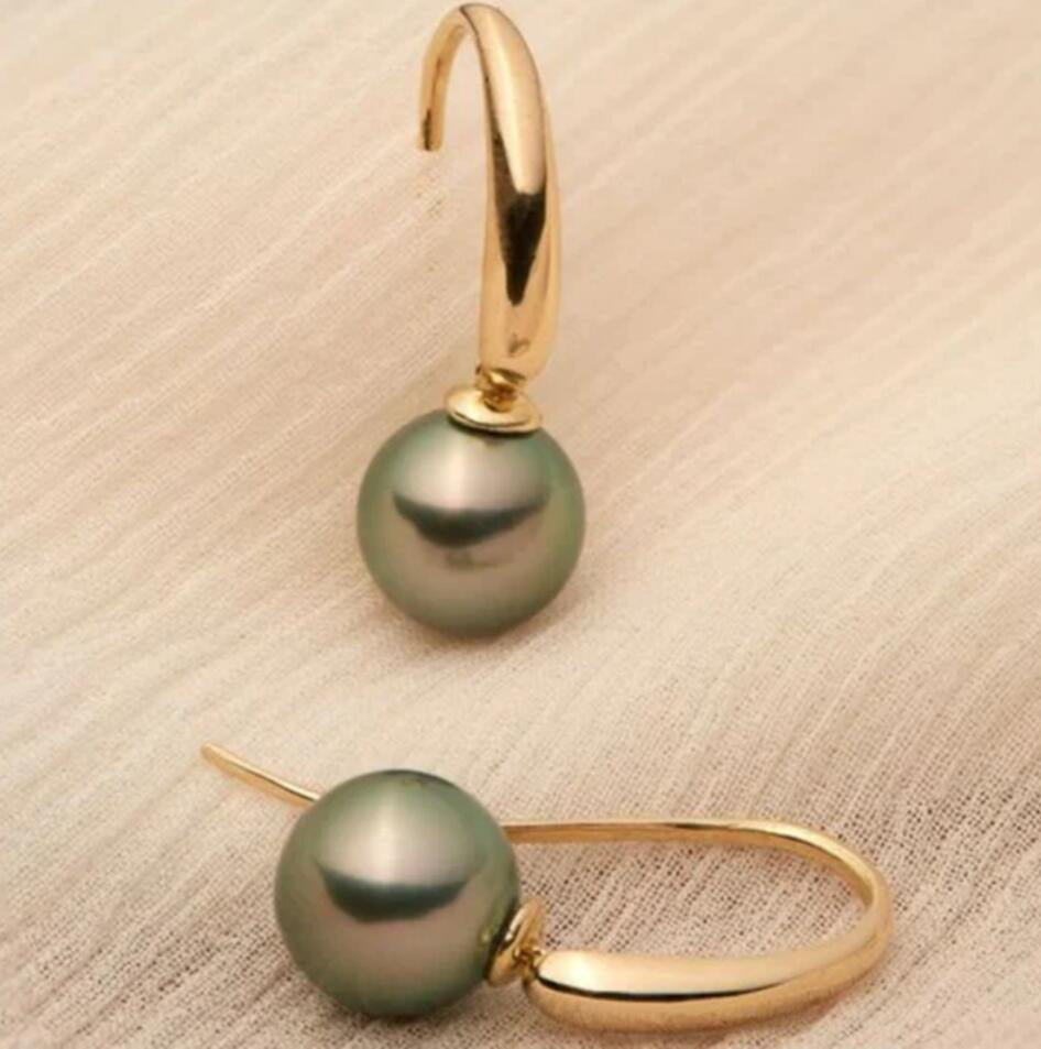 Stunning Pearl Earring for Daily Wear
