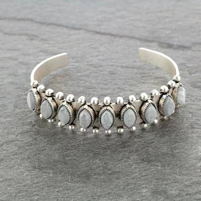 Beautiful Bracelet with Unique Style