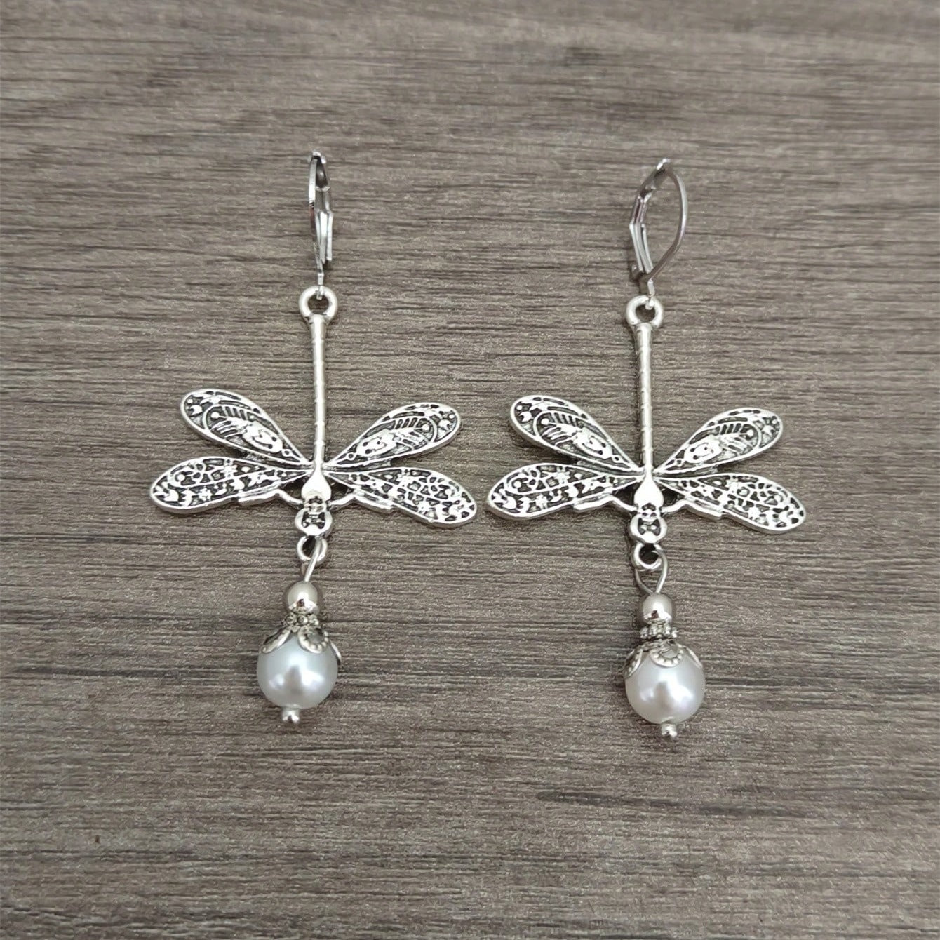 Charming Pearl Earring for Any Occasion