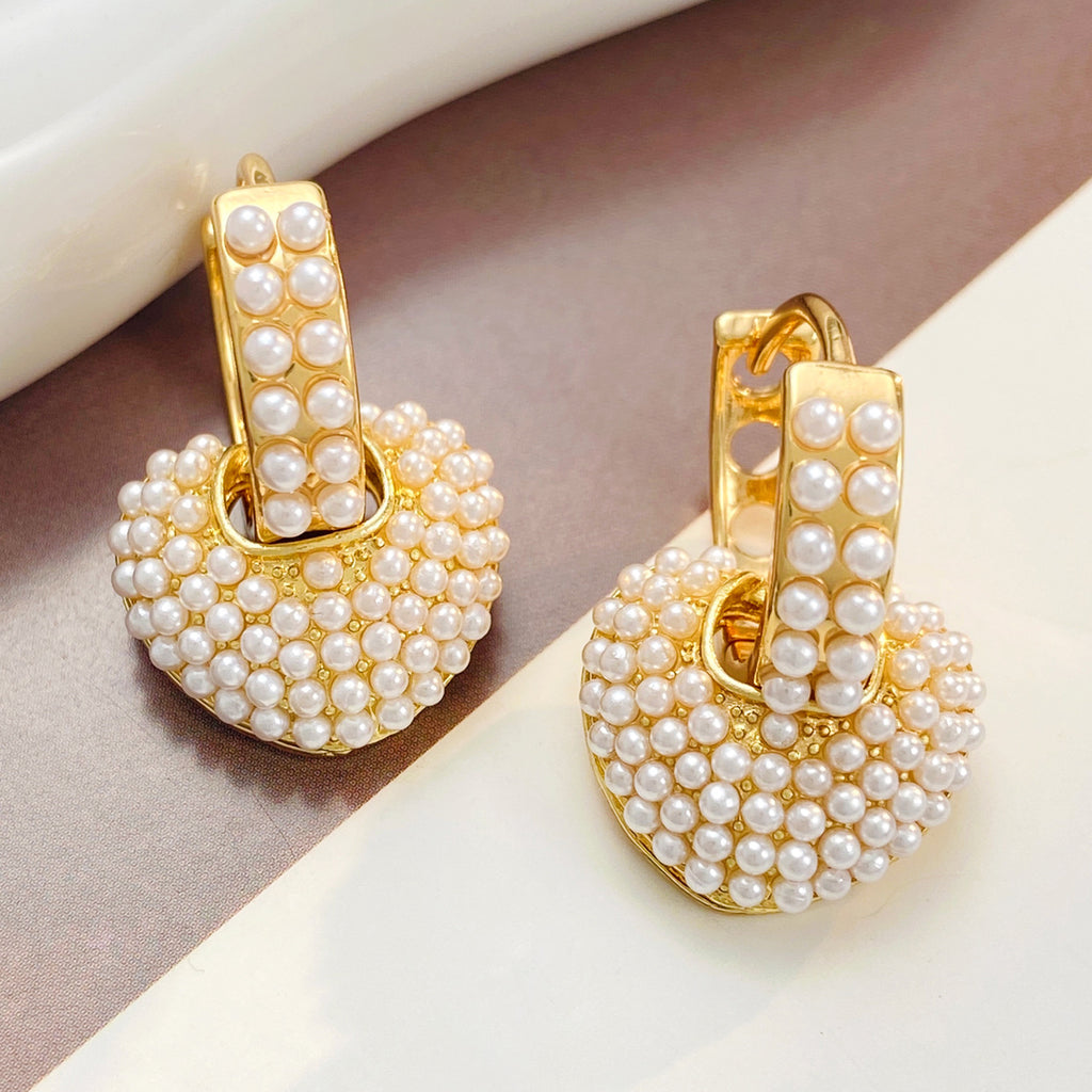 Charming Pearl Earring for Any Occasion