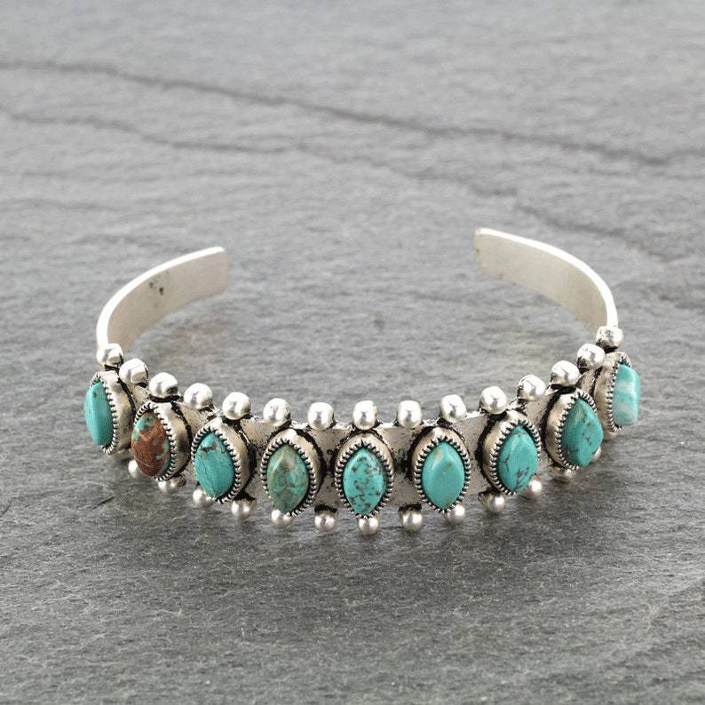 Charming Bracelet for Any Occasion