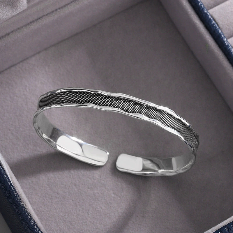Charming Silver Bracelet for Any Occasion