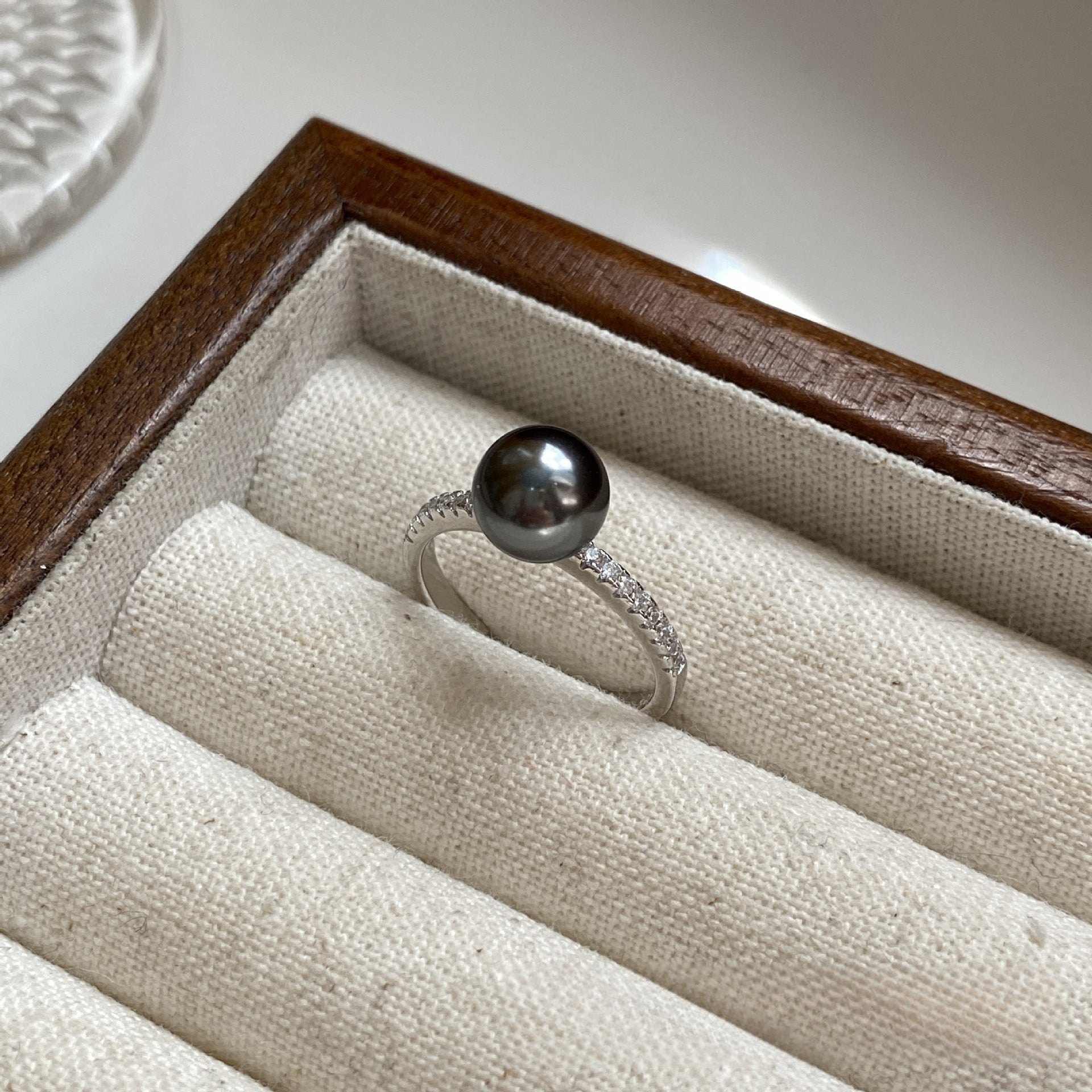 Charming Pearl Ring for Any Occasion