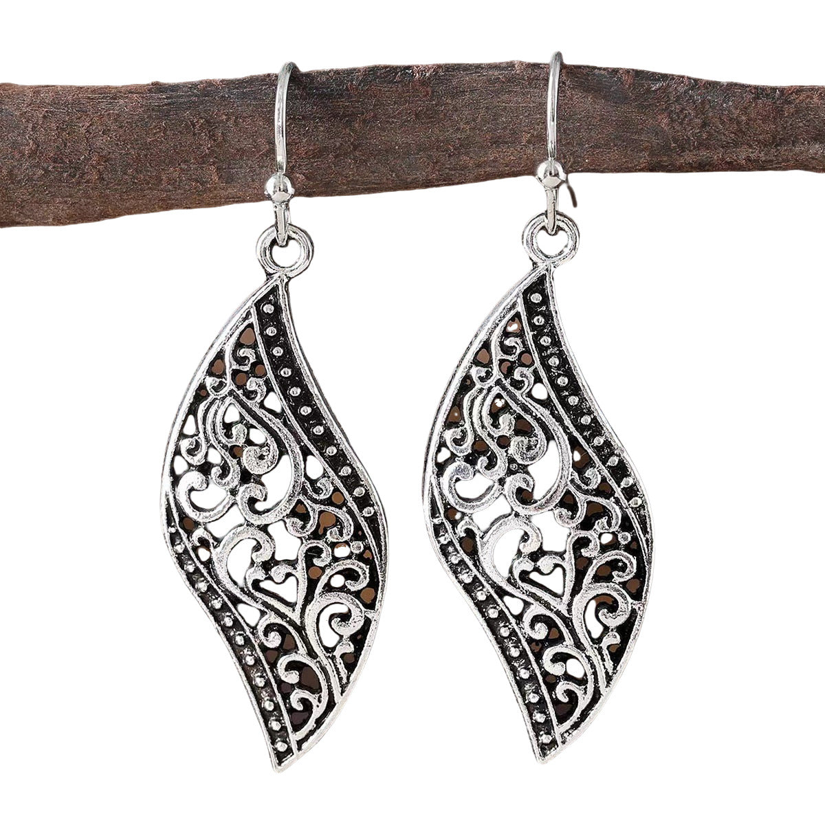 Charming Earring for Any Occasion