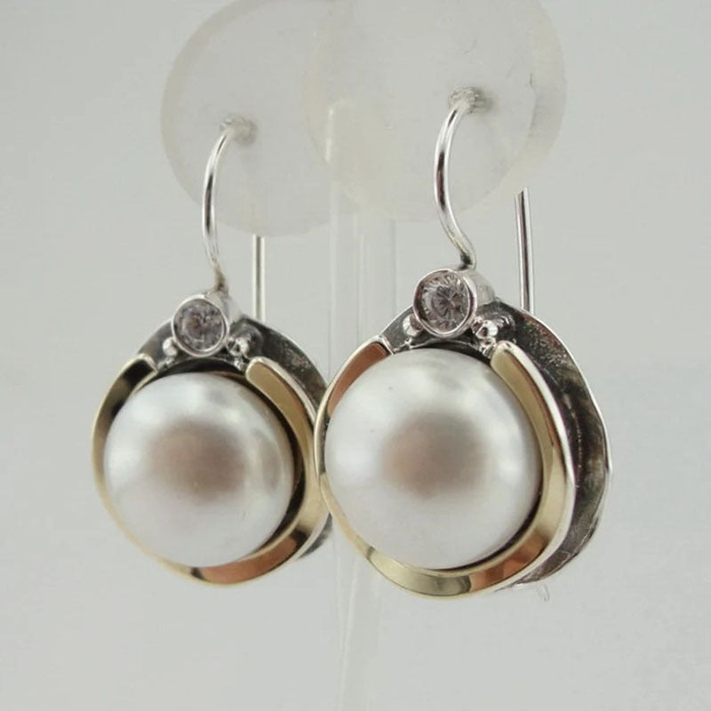 Charming Pearl Earring for Any Occasion