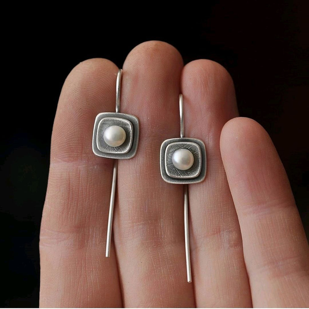 Classic Pearl Earring with Timeless Appeal