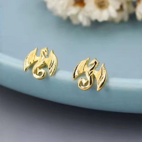 Classic Gold Earring with Timeless Appeal