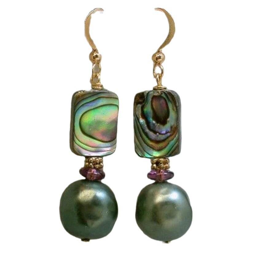 Beautiful Pearl Earring with Unique Style