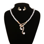 Classic Pearl Necklace with Timeless Appeal