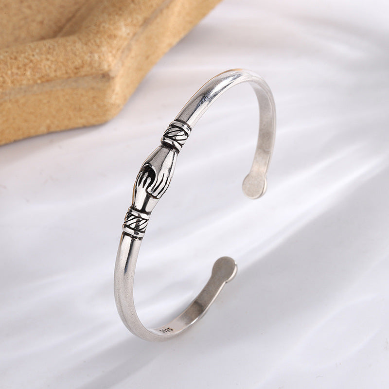 Classic Silver Bracelet with Timeless Appeal