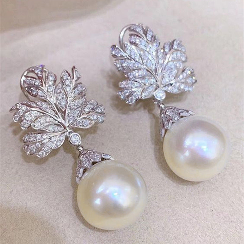 Romantic Pearl Earring for Special Moments