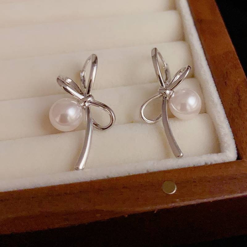 Romantic Pearl Earring for Special Moments