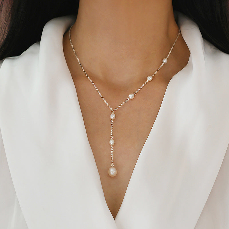 Classic Pearl Necklace with Timeless Appeal