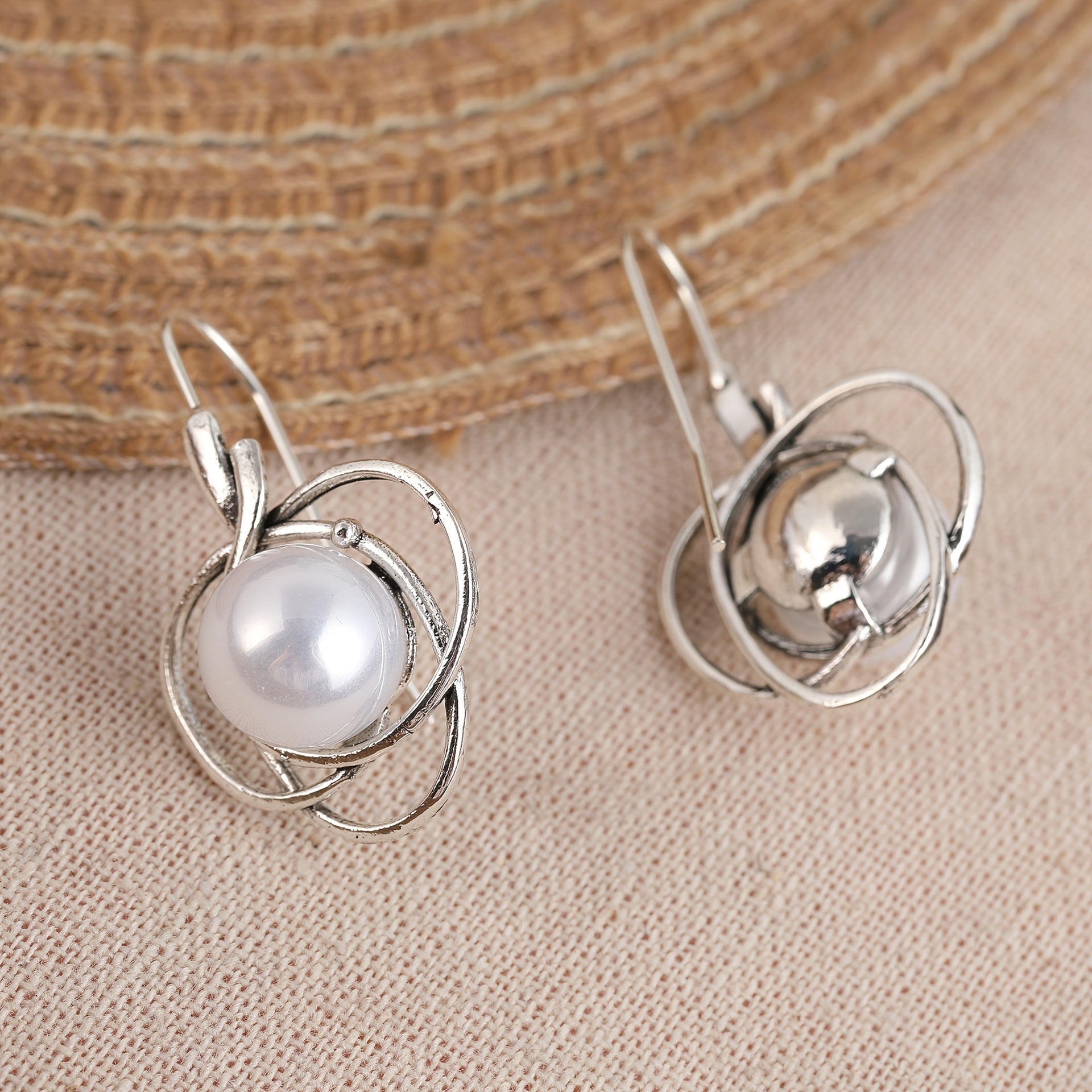 Charming Pearl Earring for Any Occasion
