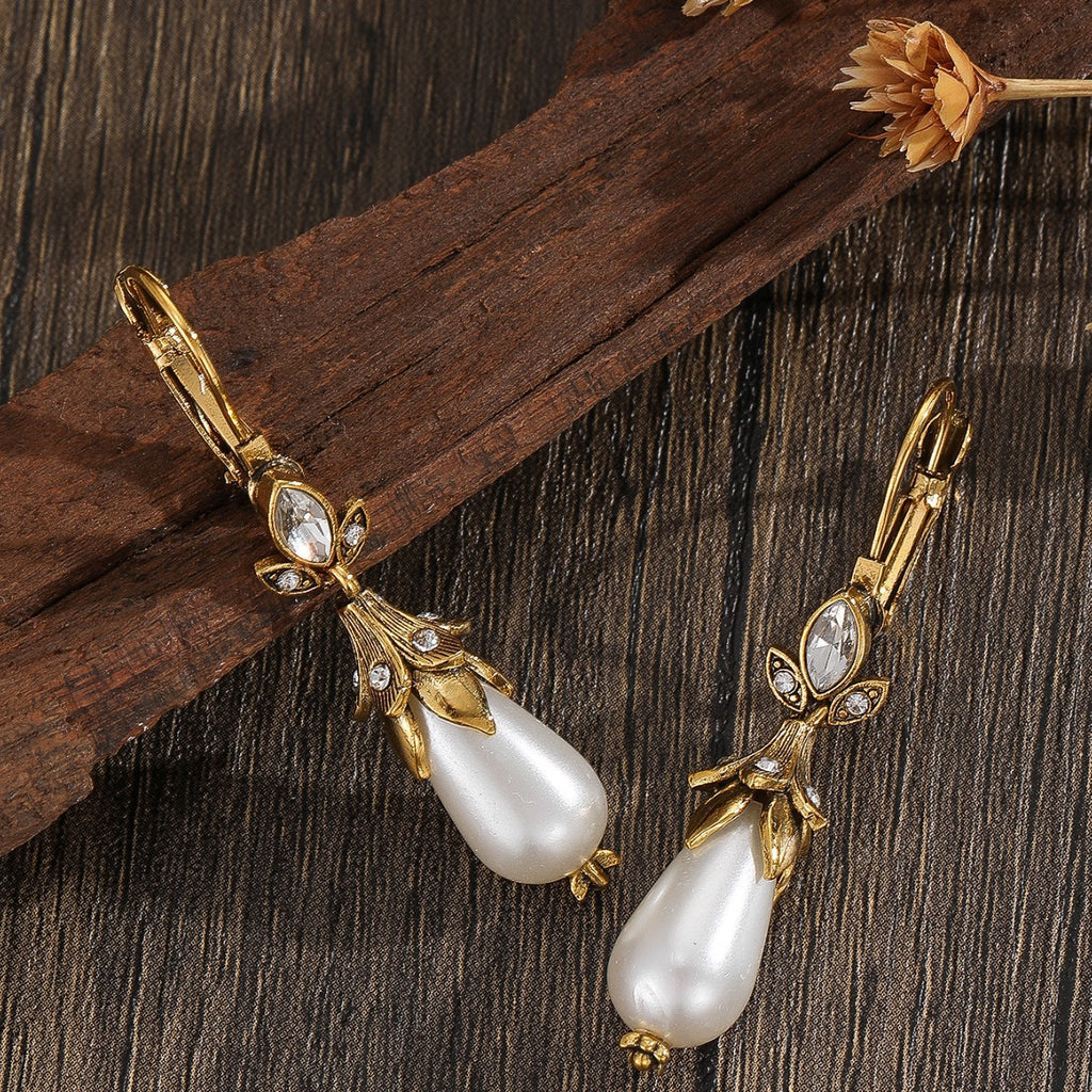 Stunning Pearl Earring for Daily Wear