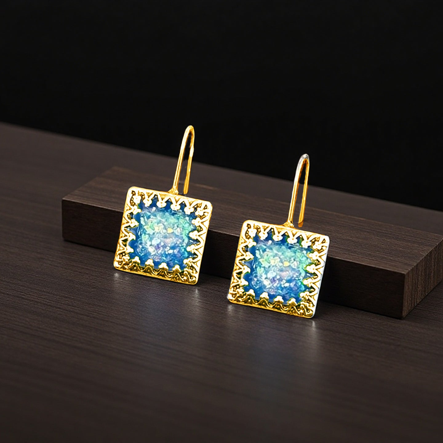 Charming Earring for Any Occasion