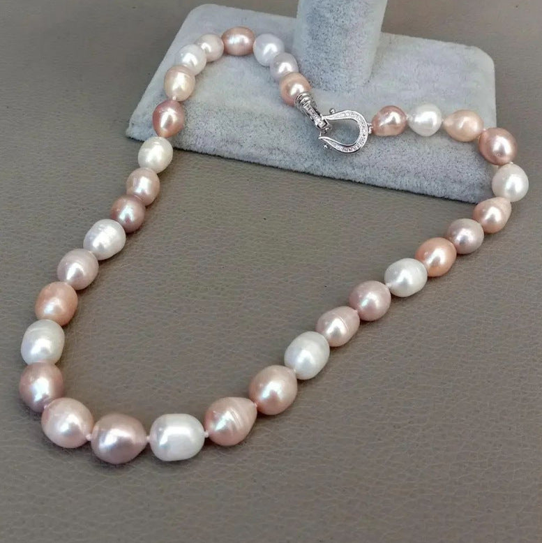 Beautiful Pearl Necklace with Unique Style