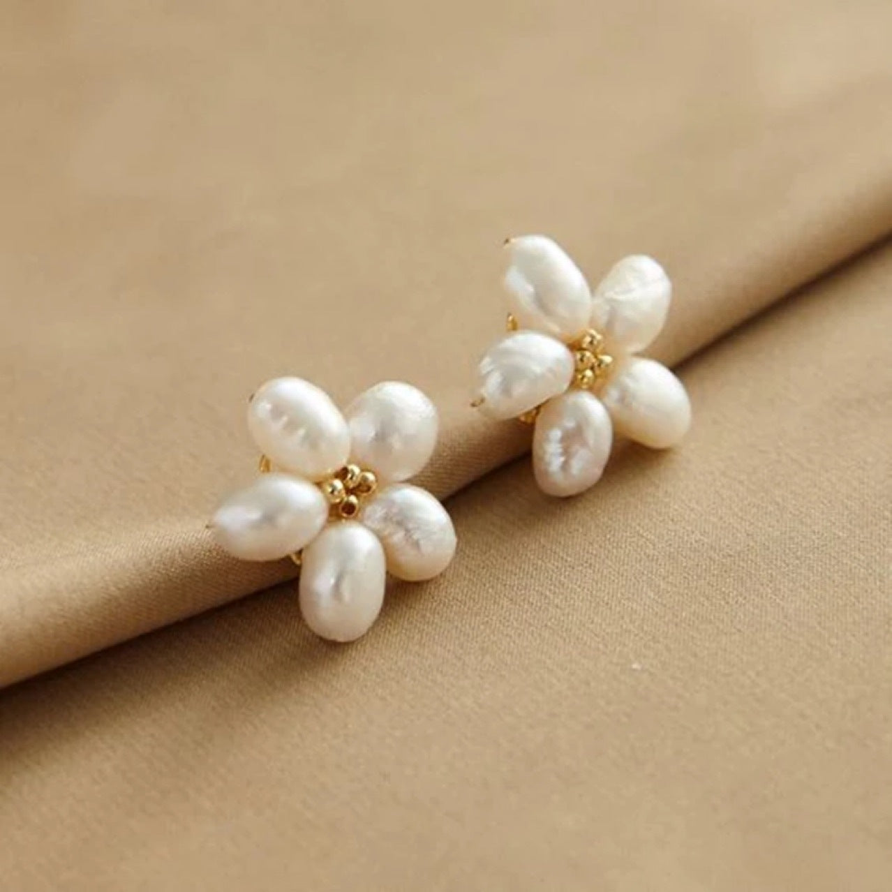 Charming Pearl Earring for Any Occasion