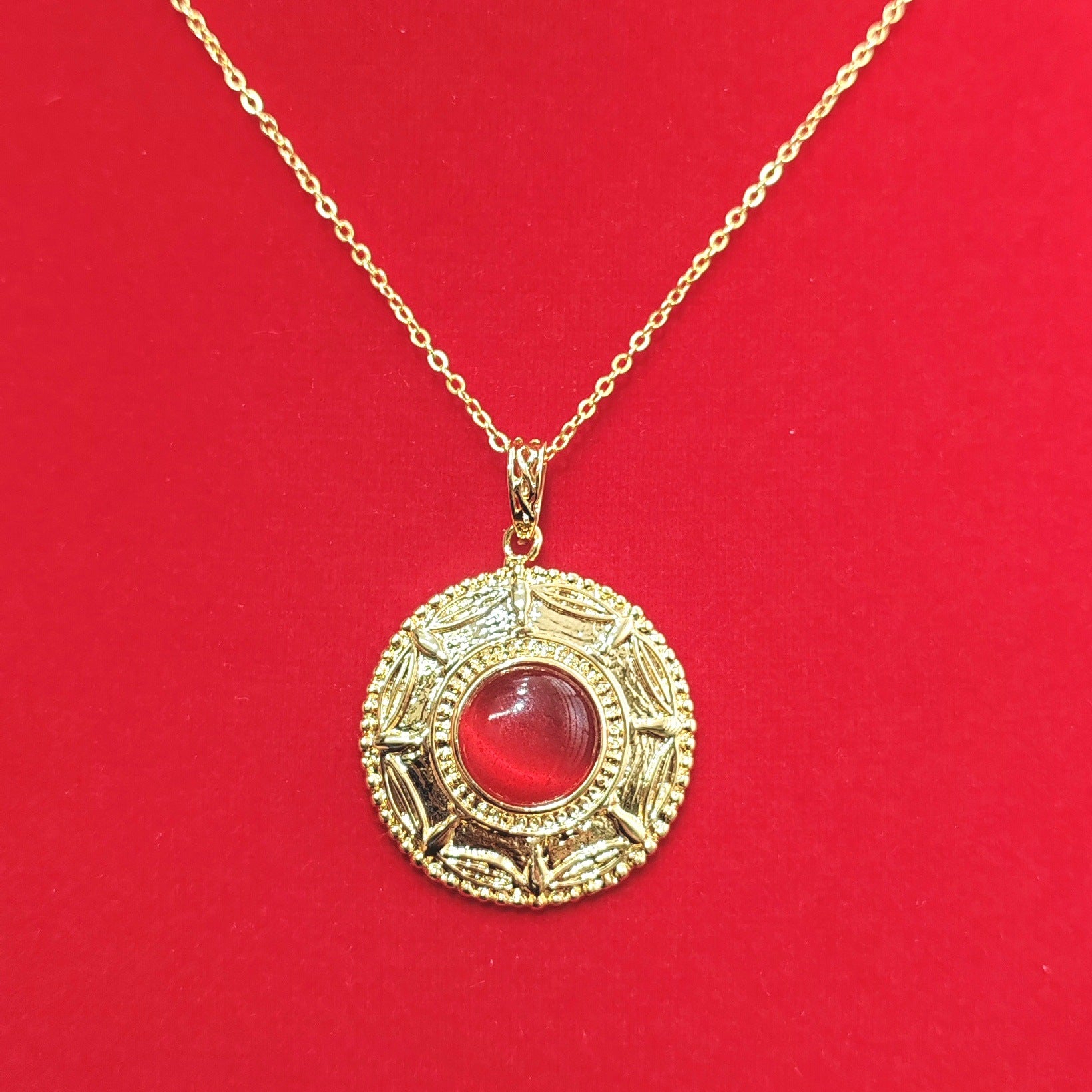 Classic Necklace with Timeless Appeal