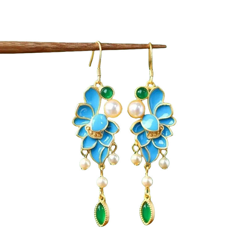 Classic Pearl Earring with Timeless Appeal