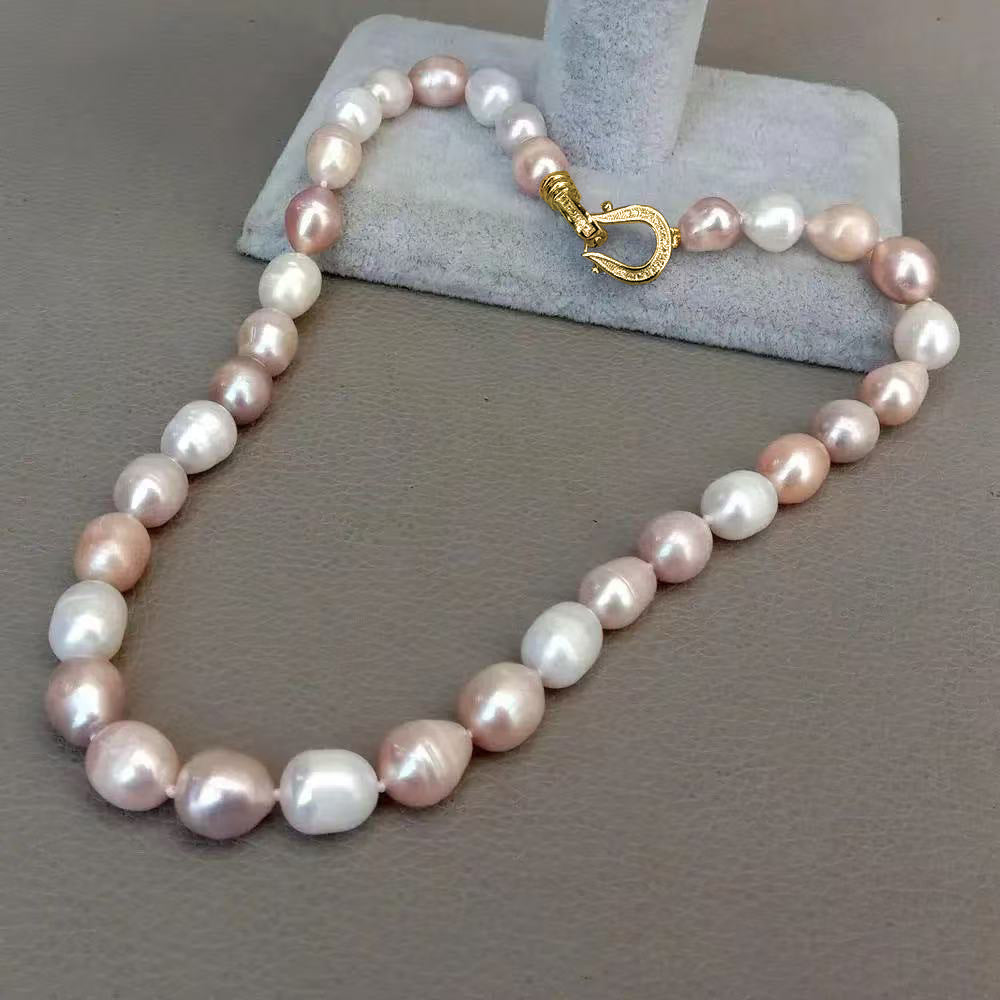 Beautiful Pearl Necklace with Unique Style
