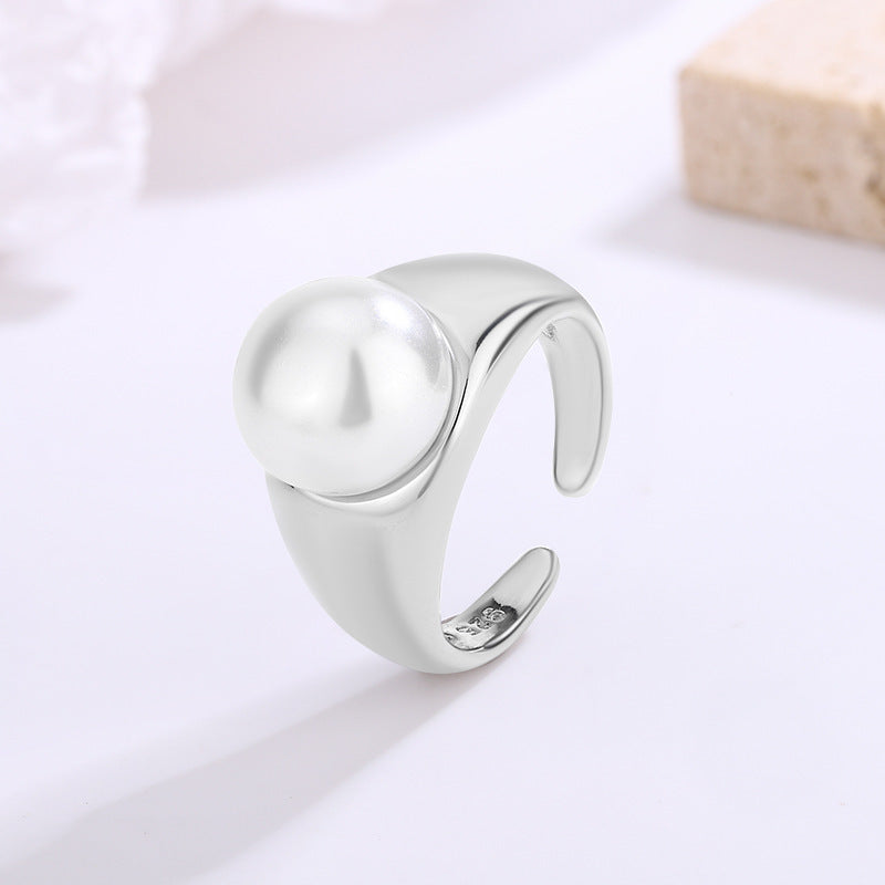 Beautiful Pearl Ring with Unique Style