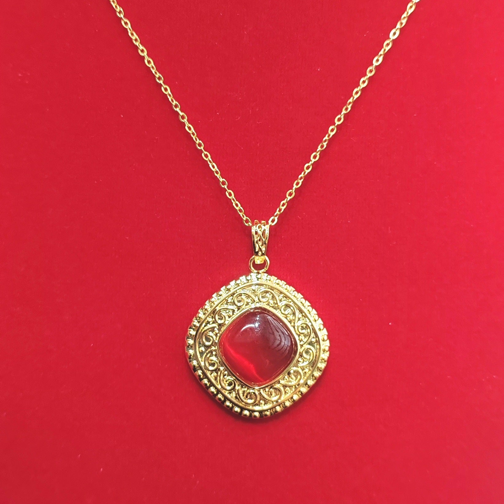 Classic Necklace with Timeless Appeal