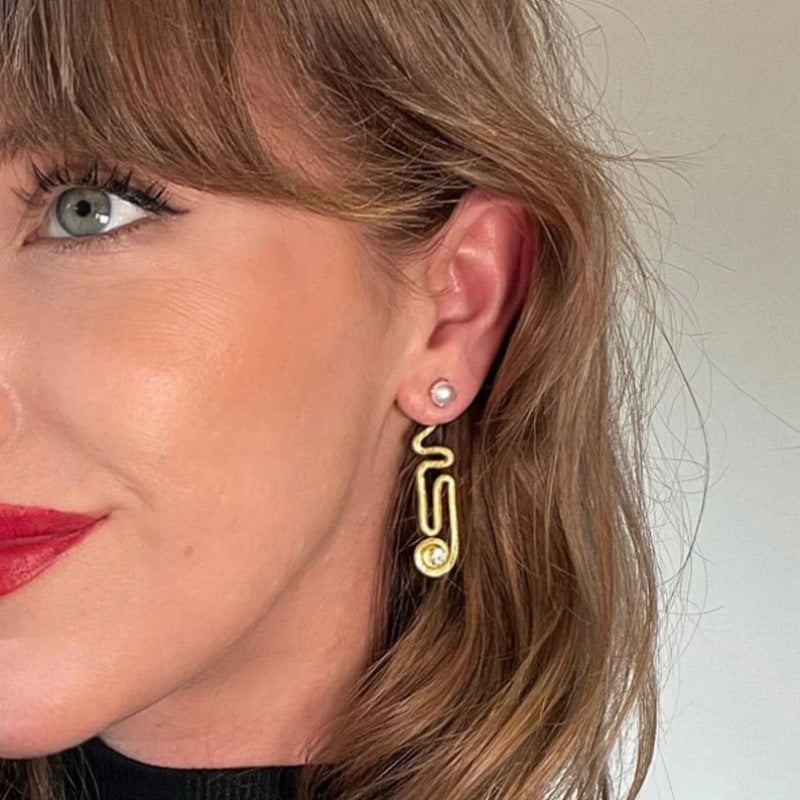 Stunning Pearl Earring for Daily Wear