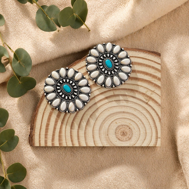 Classic Earring with Timeless Appeal