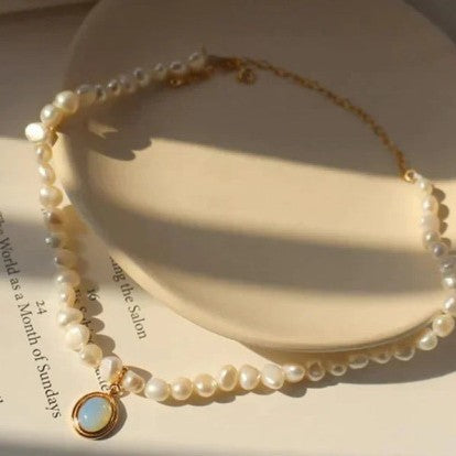 Romantic Pearl Necklace for Special Moments