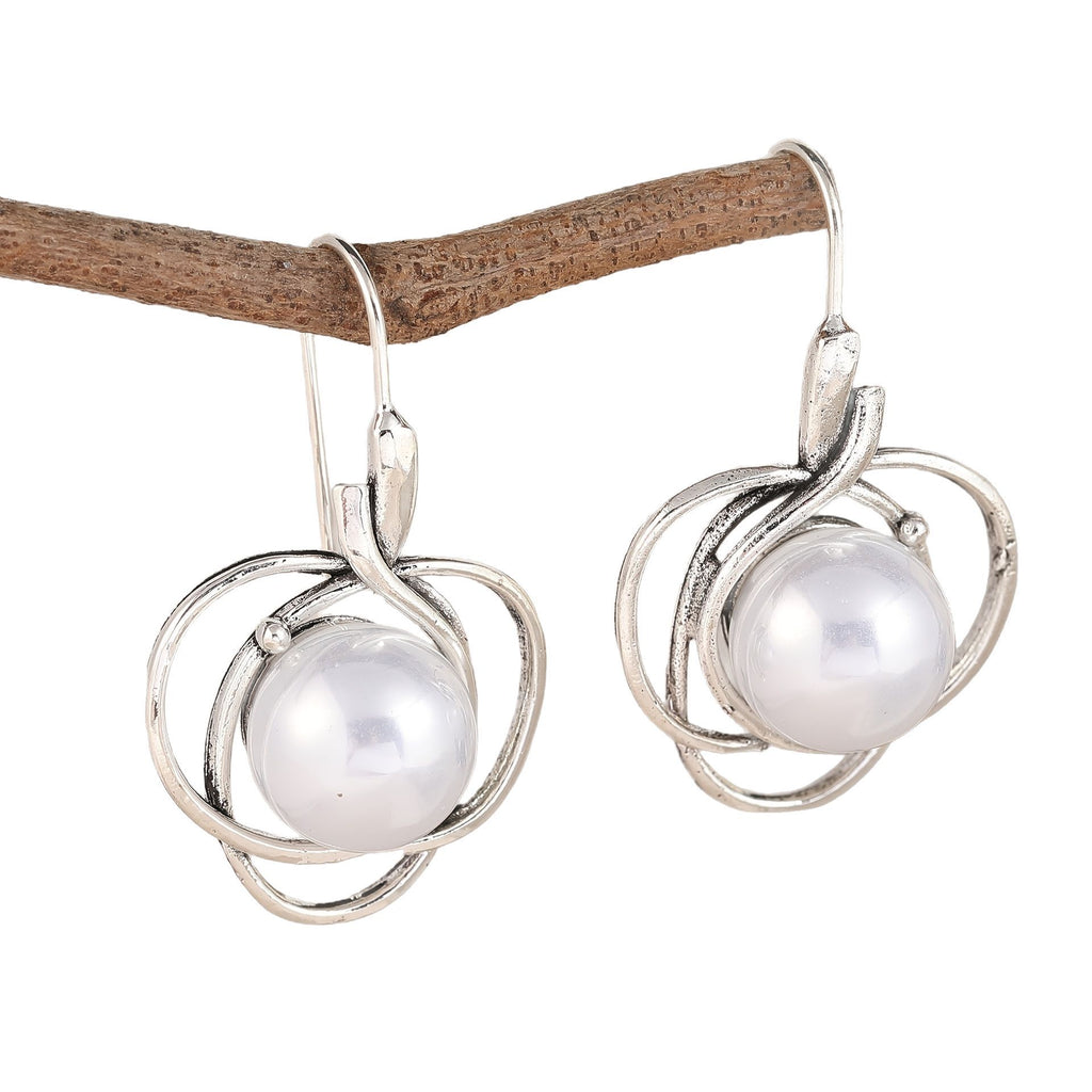 Charming Pearl Earring for Any Occasion