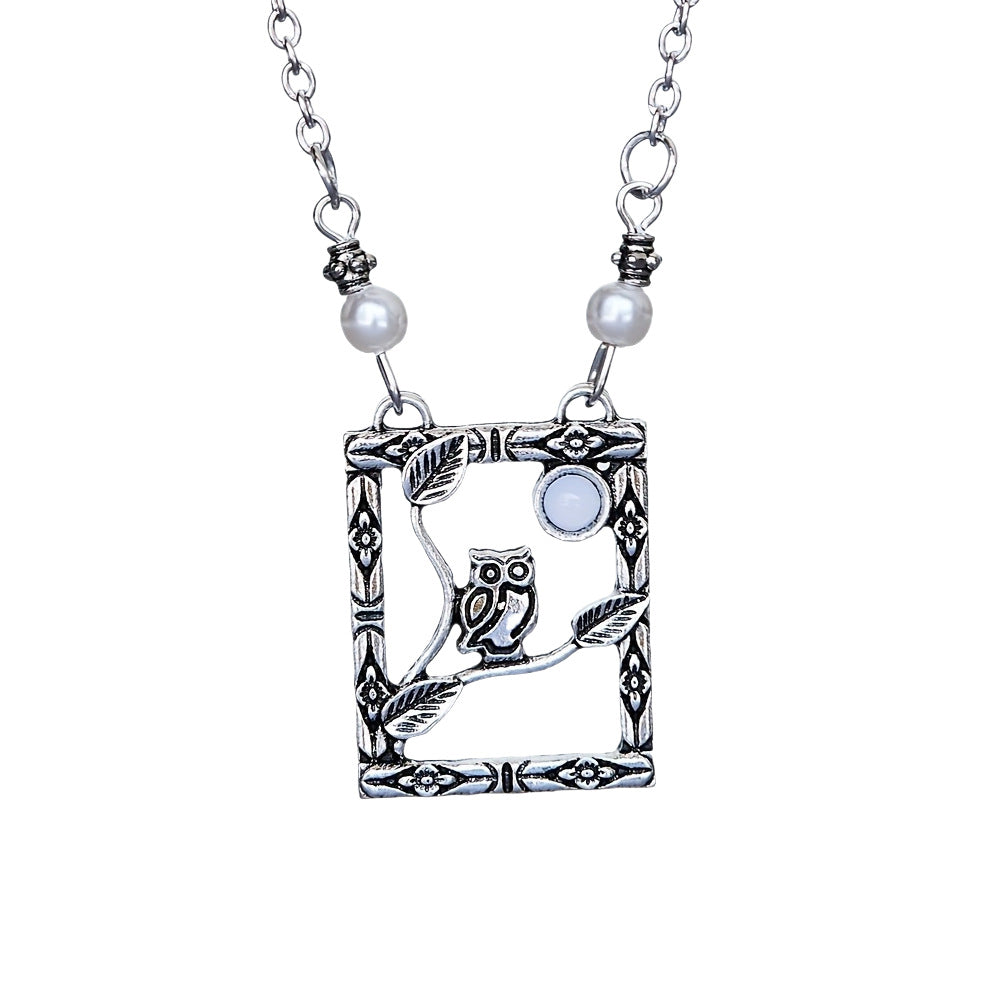 Classic Pearl Necklace with Timeless Appeal