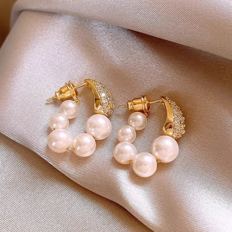 Classic Pearl Earring with Timeless Appeal
