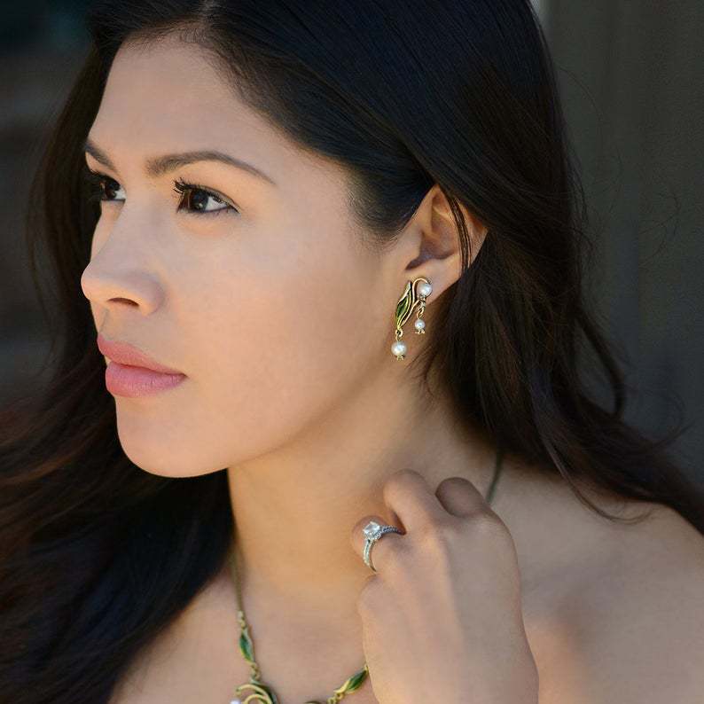 Stunning Pearl Earring for Daily Wear