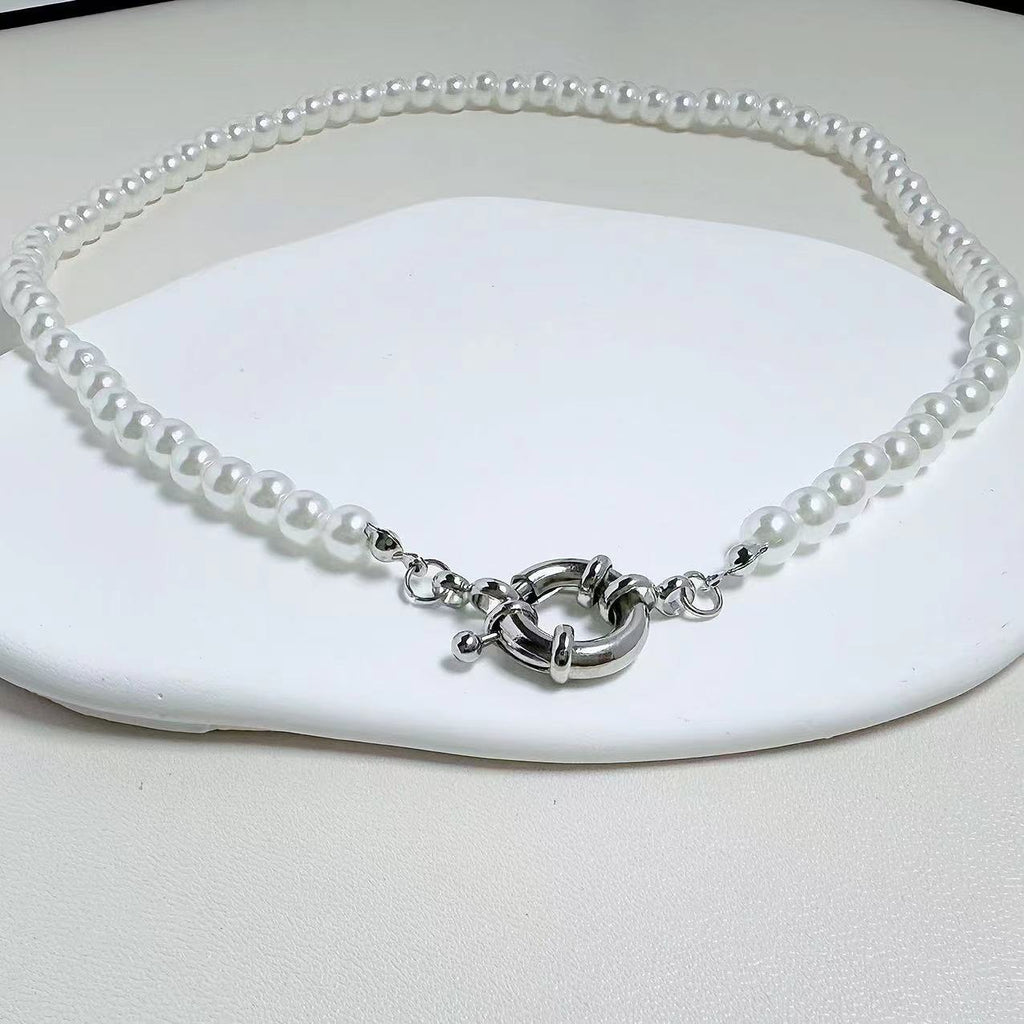 Classic Pearl Necklace with Timeless Appeal