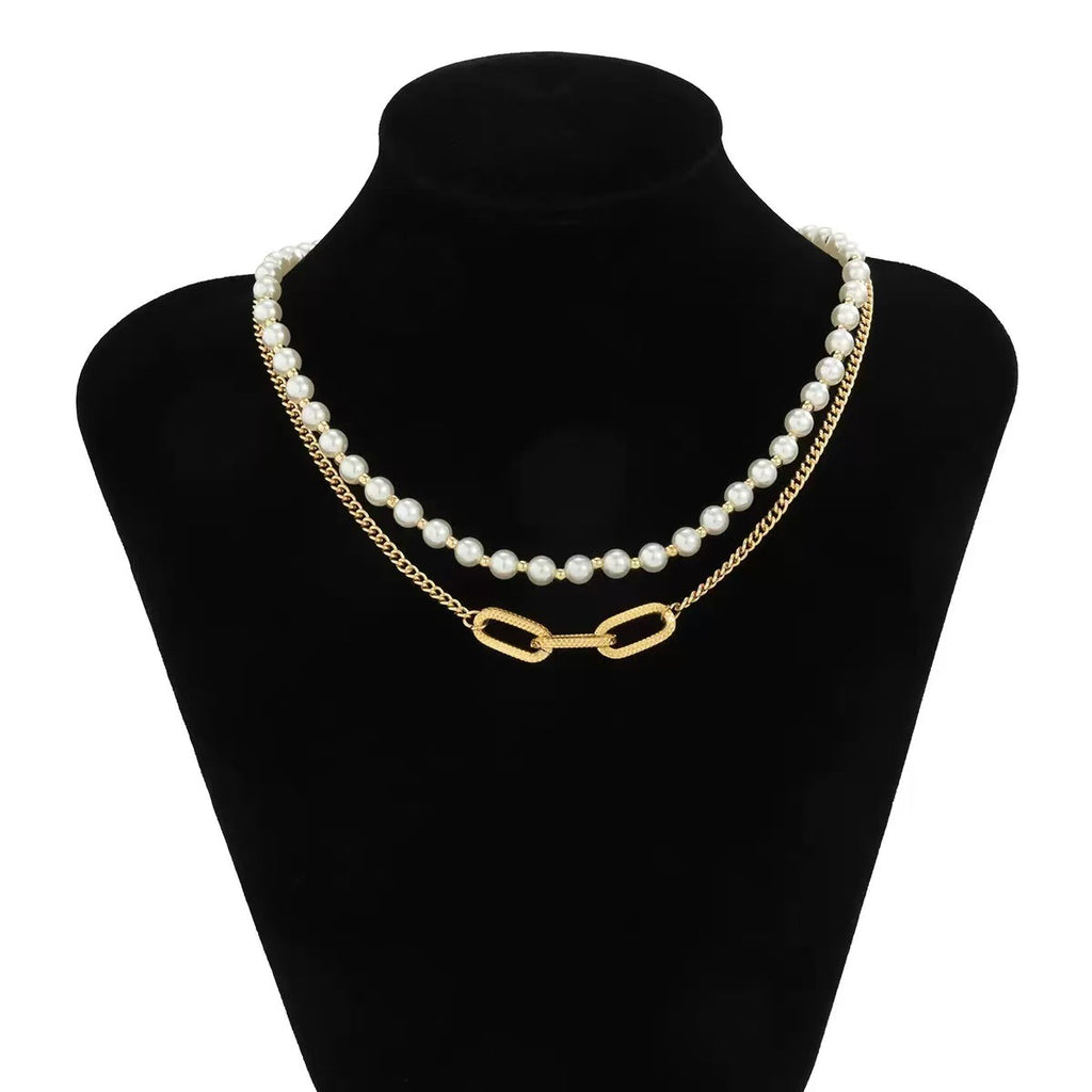 Classic Pearl Necklace with Timeless Appeal