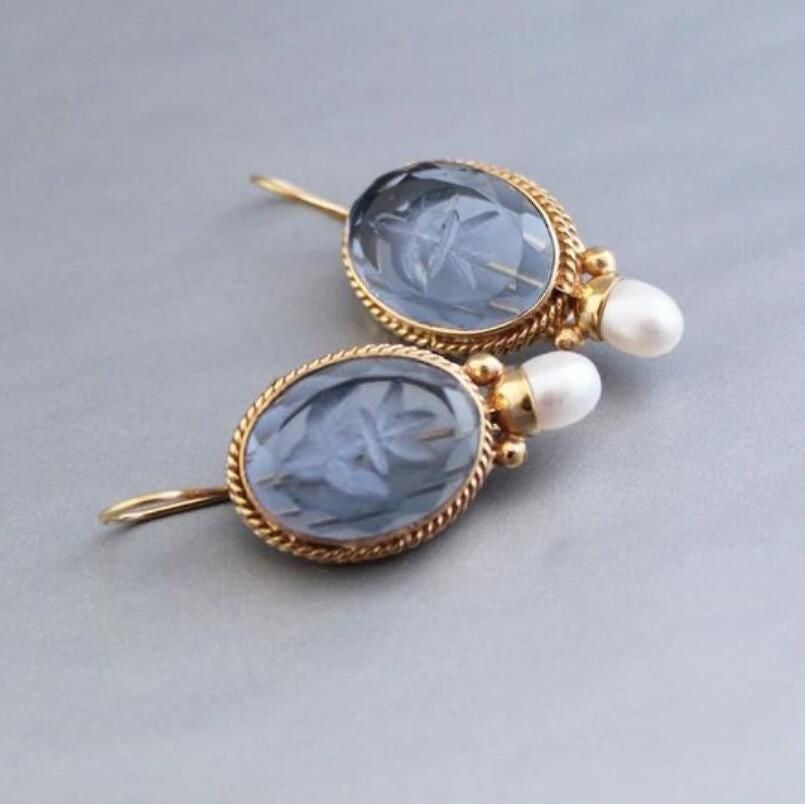 Classic Pearl Earring with Timeless Appeal
