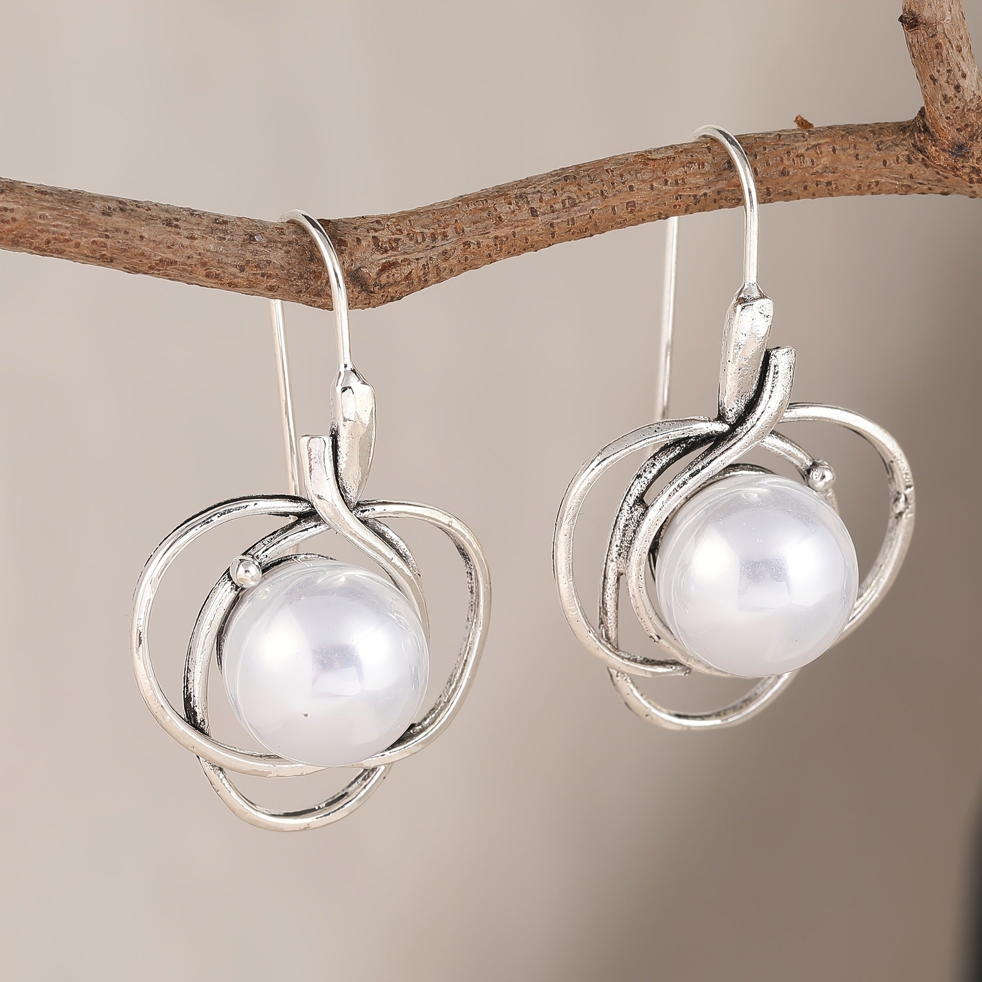 Charming Pearl Earring for Any Occasion