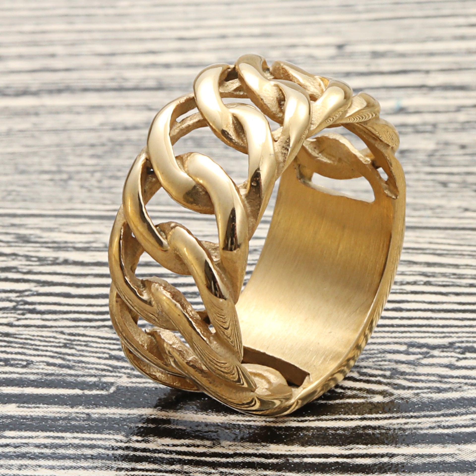 Beautiful Chain with Unique Style